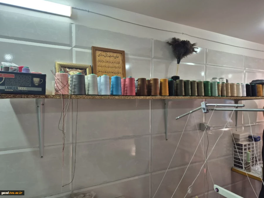 بازدید از کارگاه دانشجویان کارآفرین به مناسبت هفته کارآفرینی در آموزشکده ملی مهارت دختران میبد
 8