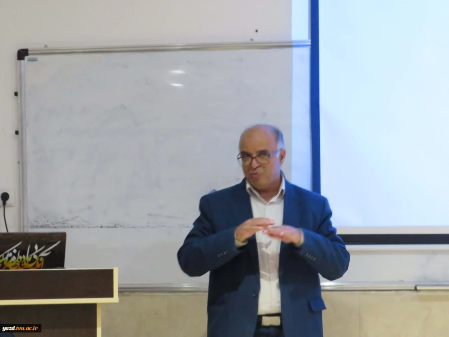 اولین جلسه هم‌اندیشی آینده‌نگری مشاغل مهارتی، در آموزشکده ملی مهارت دختران میبد
 2