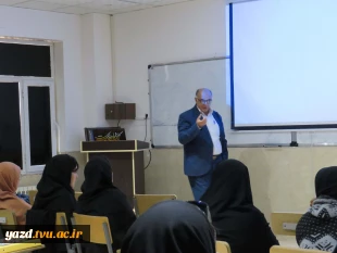 اولین جلسه هم‌اندیشی آینده‌نگری مشاغل مهارتی، در آموزشکده ملی مهارت دختران میبد
 4