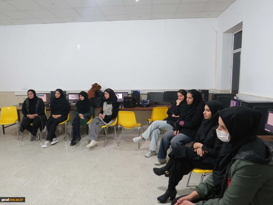 خوشآمدگویی به آینده؛ دیدار صمیمی مسئولان با دانشجویان تازه‌وارد آموزشکده ملی مهارت دختران میبد
 4