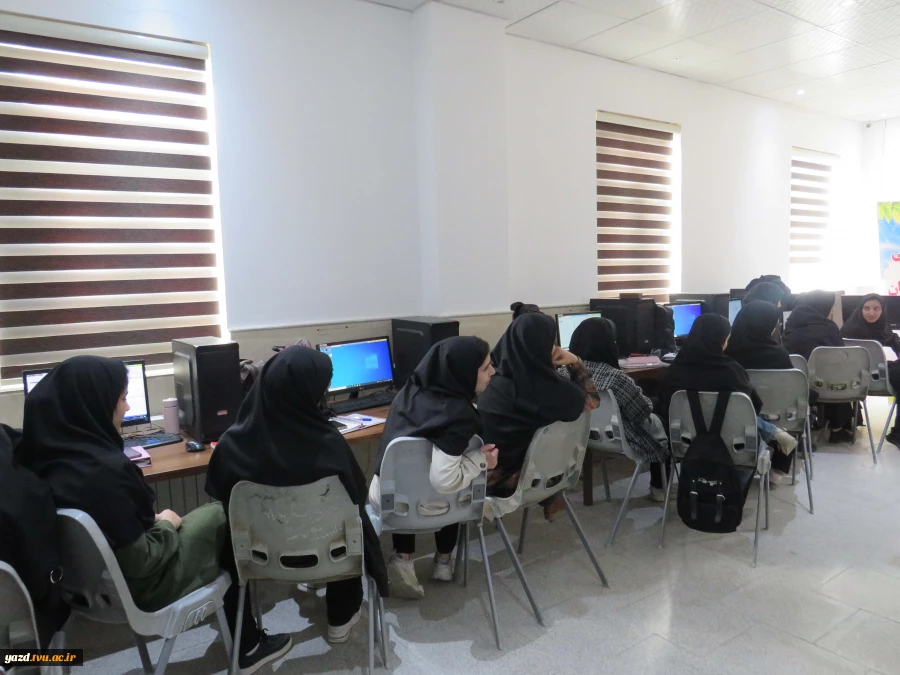 خوشآمدگویی به آینده؛ دیدار صمیمی مسئولان با دانشجویان تازه‌وارد آموزشکده ملی مهارت دختران میبد
 2