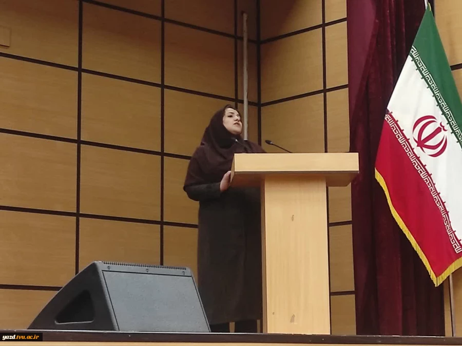 حضور پرشور دانشجویان کامپیوترآموزشکده ملی مهارت دختران میبد در همایش امنیت سایبری
 3