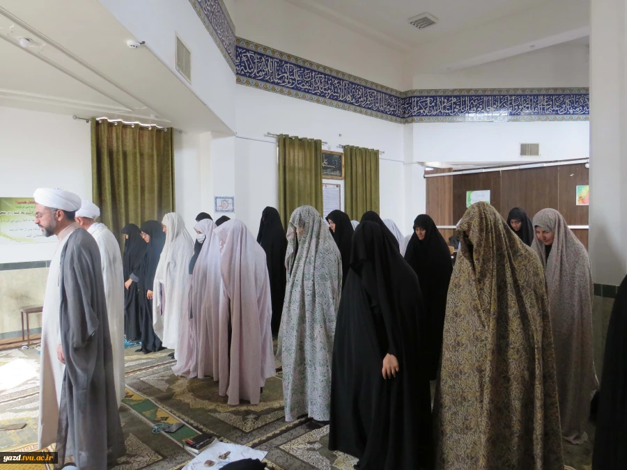 بازدید نماینده نهاد رهبری استان از آموزشکده ملی مهارت دختران میبد
 6