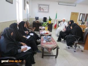 بازدید نماینده نهاد رهبری استان از آموزشکده ملی مهارت دختران میبد
 9