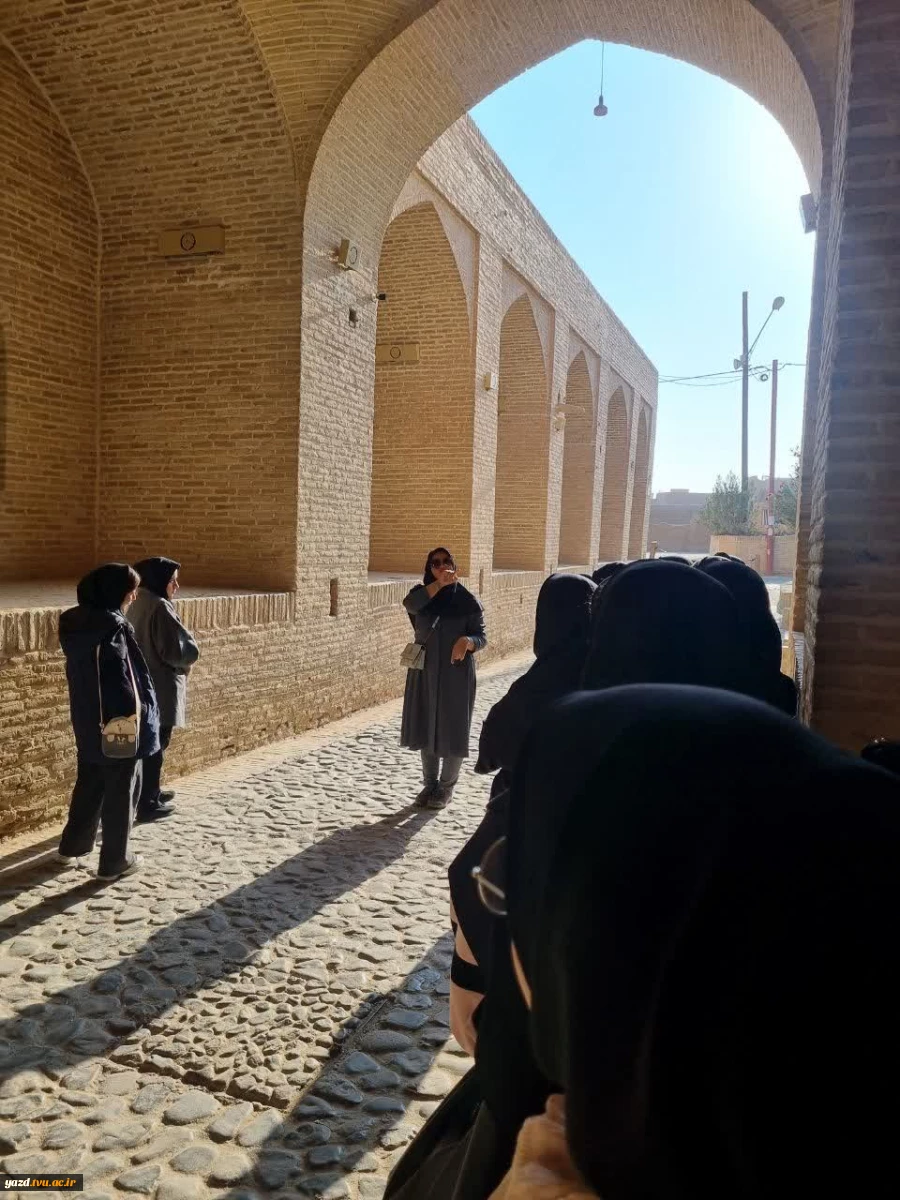 برگزاری کلاس عملی پرسپکتیو در محدوده تاریخی شاه‌عباسی میبد 4