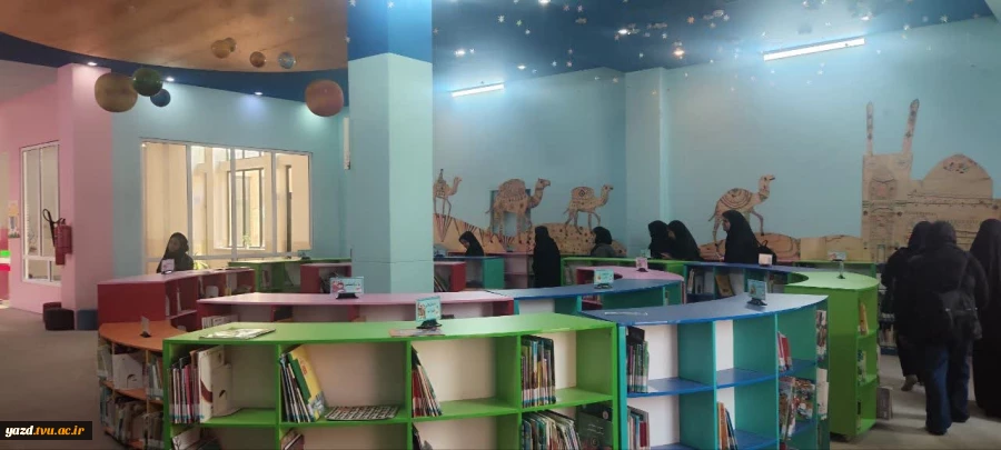 بازدید دانشجویان رشته مربی کودک آموزشکده ملی مهارت دختران یزد – حضرت رقیه (س) از کتابخانه مرکزی یزد
 3