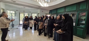 بازدید دانشجویان رشته کامپیوتر آموزشکده ملی مهارت دختران یزد – حضرت رقیه (س) از شرکت جهان الکترونیک یزد
 5