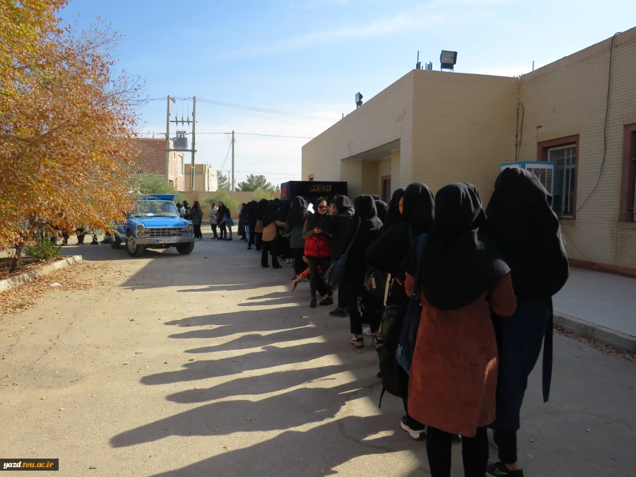 مراسم پخت و پخش نان روغنی«لتیرگ» در آموزشکده ملی مهارت دختران میبد
 7