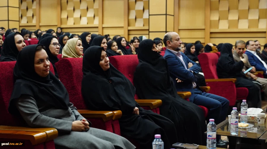 دکتر زمانی در جشن روز دانشجو دانشگاه ملی مهارت واحد استانی یزد:

روز دانشجو نماد بیداری، مسئولیت‌پذیری و مطالبه‌گری قانونمند دانشجویان است 2