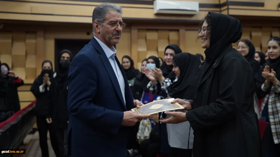 دکتر زمانی در جشن روز دانشجو دانشگاه ملی مهارت واحد استانی یزد:

روز دانشجو نماد بیداری، مسئولیت‌پذیری و مطالبه‌گری قانونمند دانشجویان است 13