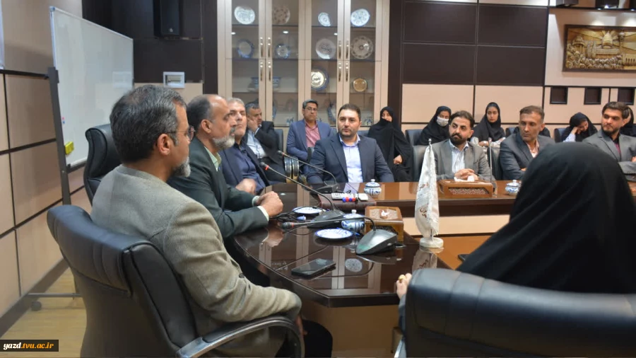 بازدید معاون اداری، مالی و منابع انسانی دانشگاه ملی مهارت از آموزشکده ملی مهارت دختران یزد - حضرت رقیه(س) به مناسبت روز دانشجو
 3