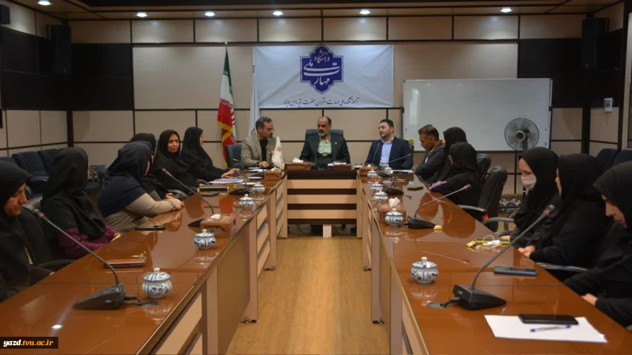 بازدید معاون اداری، مالی و منابع انسانی دانشگاه ملی مهارت از آموزشکده ملی مهارت دختران یزد - حضرت رقیه(س) به مناسبت روز دانشجو
 5