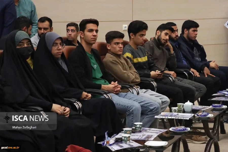 حضور اثرگذار دانشجویان دانشگاه ملی مهارت استان یزد در نشست تشکل‌های دانشجویی استان با دکتر محمد صالح جوکار 8