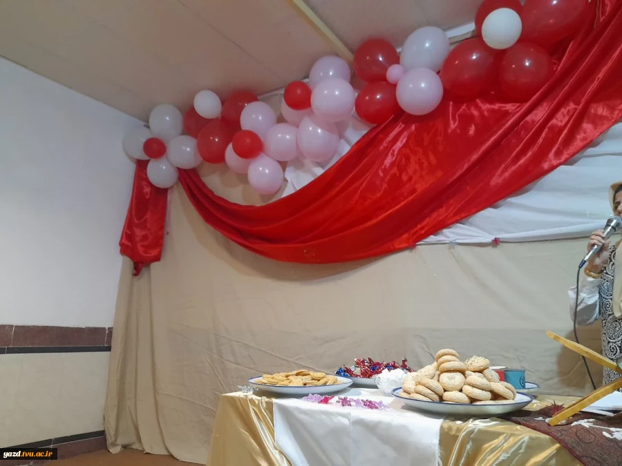 برگزاری جشن میلاد حضرت زهرا سلام الله علیها در خوابگاه شقایق آموزشکده ملی مهارت دختران میبد
 6