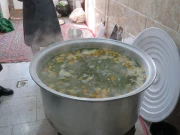 آش متبرک فاطمی؛ پیشکشی از مهر همکاران به نام حضرت زهرا (س) در آموزشکده ملی مهارت دختران میبد