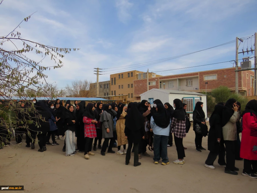 آش متبرک فاطمی؛ پیشکشی از مهر همکاران به نام حضرت زهرا (س) در آموزشکده ملی مهارت دختران میبد
 4