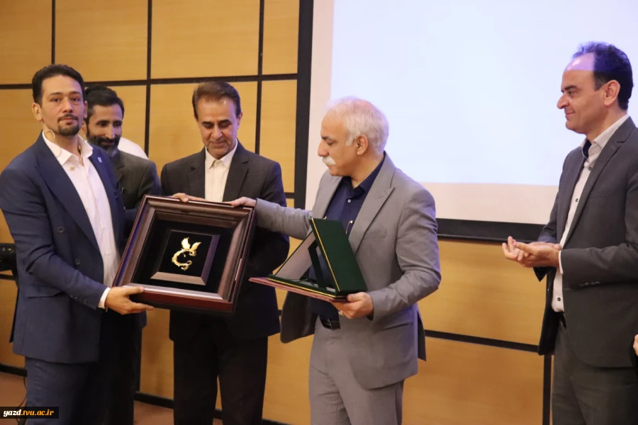 برگزاری مراسم بزرگداشت روز حسابدار به همت انجمن علمی آموزشکده ملی مهارت دختران یزد
 9