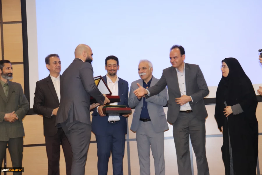 برگزاری مراسم بزرگداشت روز حسابدار به همت انجمن علمی آموزشکده ملی مهارت دختران یزد
 12