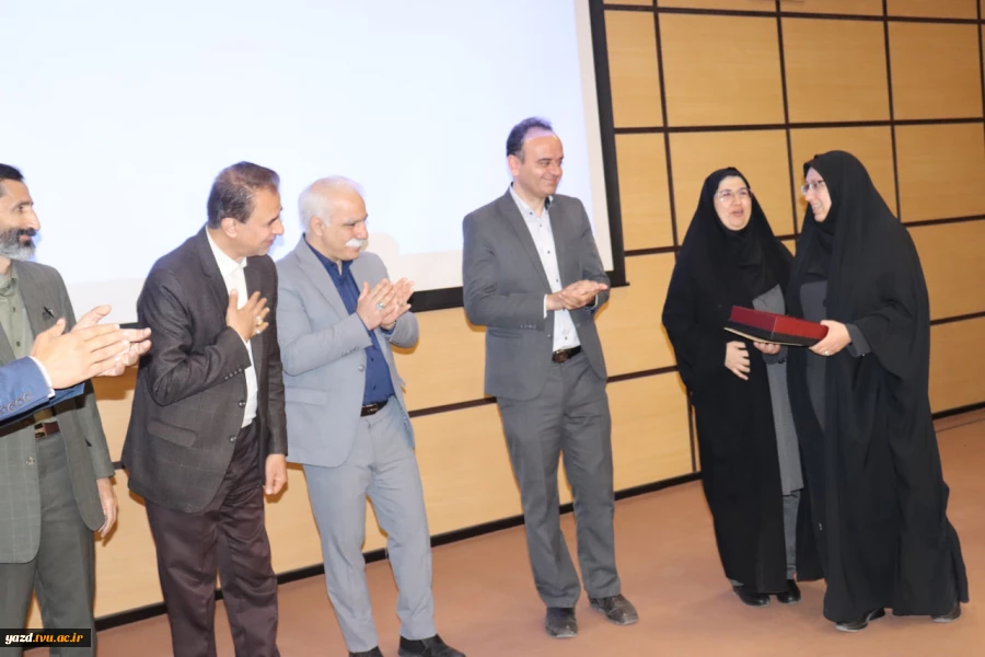 برگزاری مراسم بزرگداشت روز حسابدار به همت انجمن علمی آموزشکده ملی مهارت دختران یزد
 13