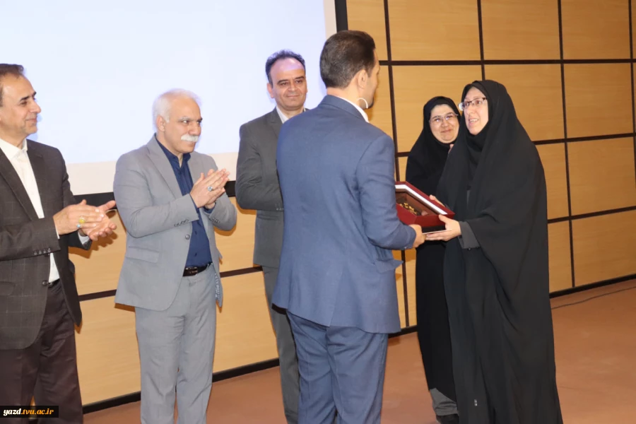 برگزاری مراسم بزرگداشت روز حسابدار به همت انجمن علمی آموزشکده ملی مهارت دختران یزد
 15