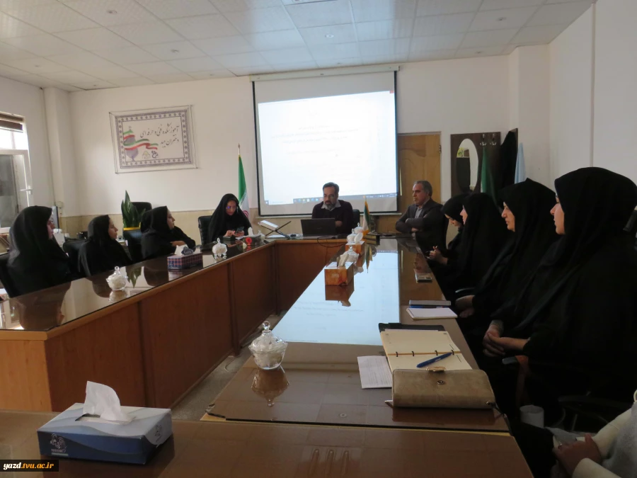 برگزاری جلسه تخصصی آموزشی با حضور دکتر امیدپناه ودکتر عمرانی در آموزشکده ملی مهارت دختران میبد
 5