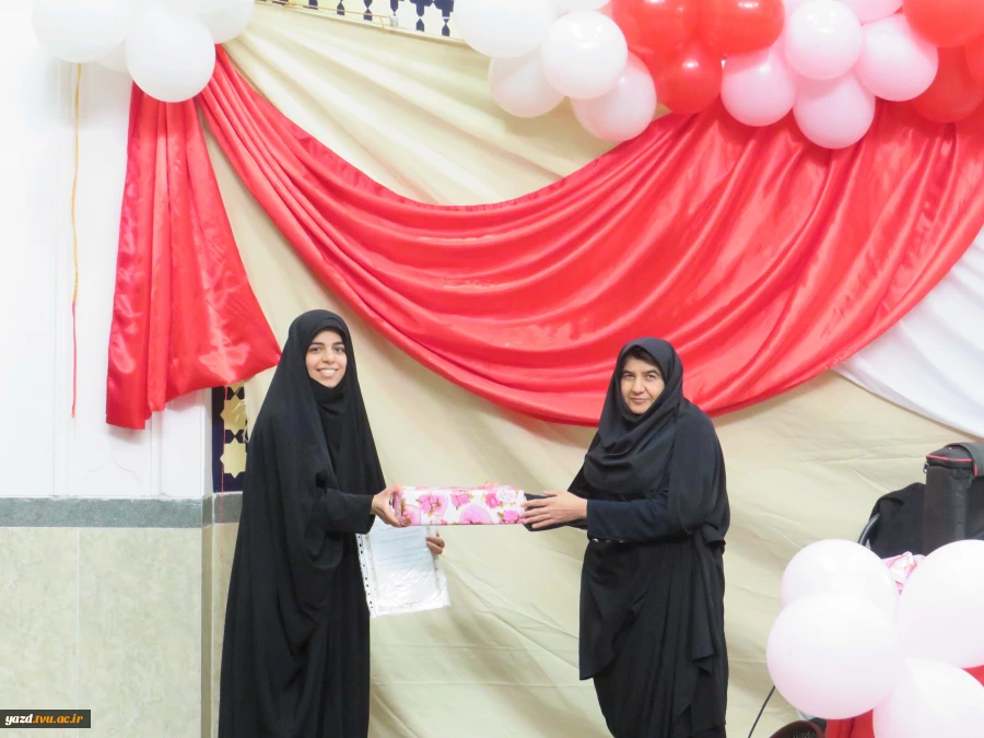 جشن پرشکوه روز دانشجو؛ تلفیقی از آیین، نشاط و پیوند دانشجویی
 2