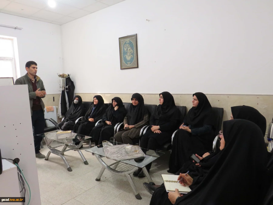 ،کارگاه آموزشی «نان کامل و سلامت تغذیه» در مرکز دختران میبد
 2