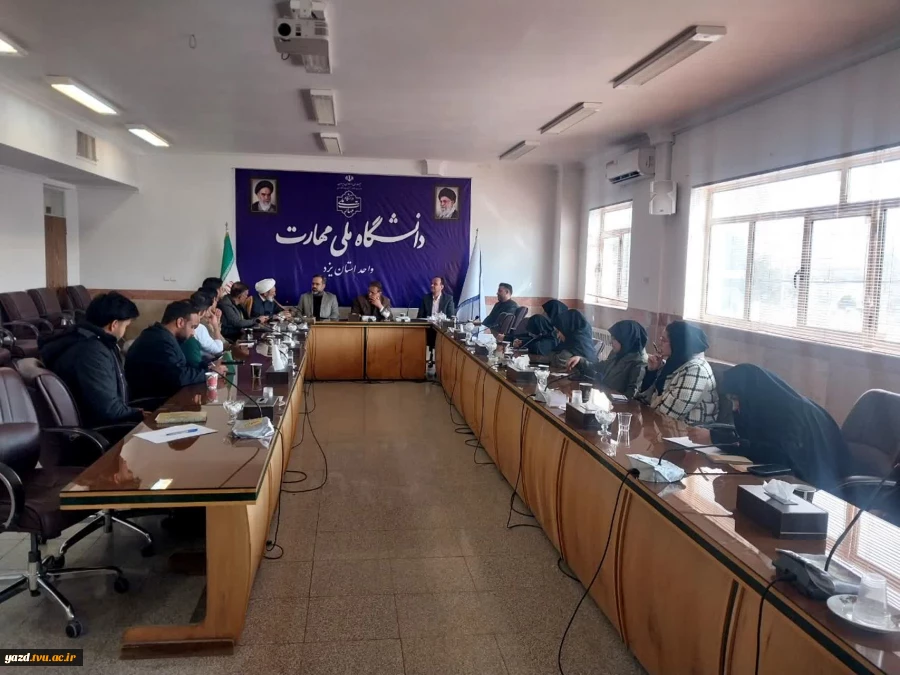 دیدار نمایندگان دانشجویان انجمن‌ها و بسیج با رئیس دانشگاه ملی مهارت یزد 3