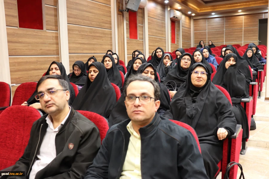 آیین تکریم و معارفه رئیس آموزشکده ملی مهارت دختران یزد - حضرت رقیه (س) در دانشگاه ملی مهارت استان یزد
 4