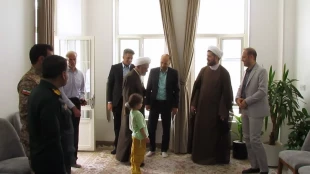 حضور مشاور بانوان دانشگاه ملی مهارت استان یزد در منزل خانواده شهدا به مناسبت روز دختر 4