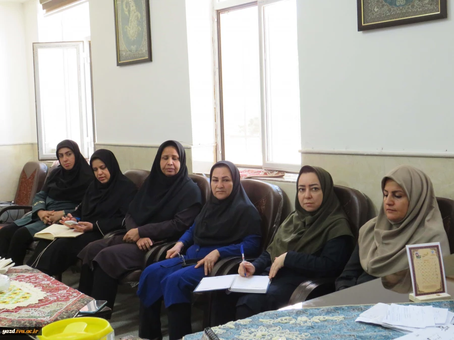 برگزاری جلسه آموزشی در آموزشکده ملی مهارت دختران میبد
 4