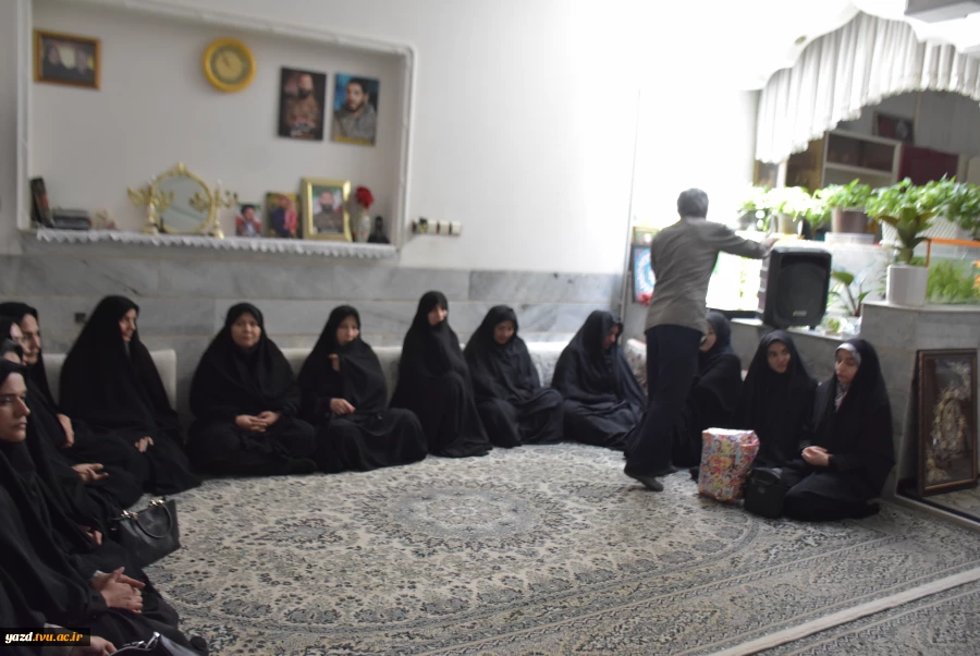 دیدار مسئولان دانشگاه ملی مهارت یزد با خانواده شهید محسن زارع به مناسبت ولادت امام رضا (ع) 4