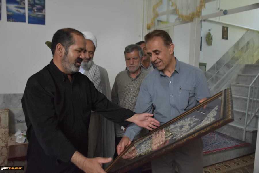دیدار مسئولان دانشگاه ملی مهارت یزد با خانواده شهید محسن زارع به مناسبت ولادت امام رضا (ع) 5