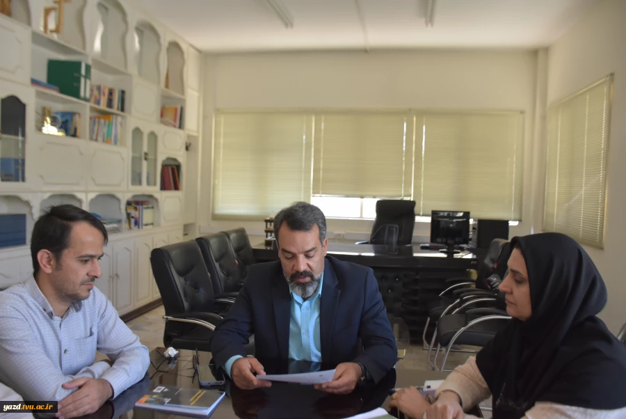 برگزاری نشست کمیته انتشارات دانشگاه ملی مهارت استان یزد و بررسی کتاب‌های اعضای هیات علمی 4