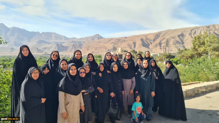 طبیعت‌گردی کارکنان آموزشکده ملی مهارت دختران یزد به مناسبت روز معلم
 4