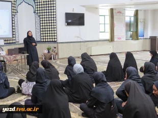 بازدید هنرجویان از آموزشکده ملی مهارت دختران میبد 2