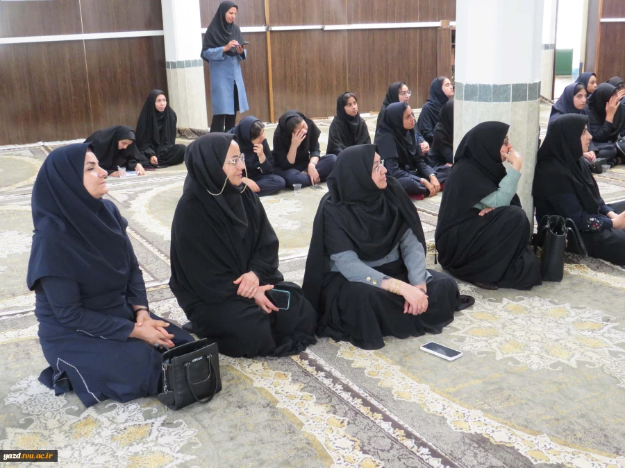بازدید هنرجویان از آموزشکده ملی مهارت دختران میبد 9