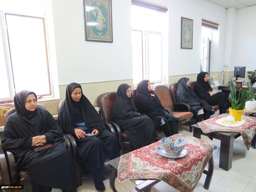برگزاری نخستین نشست هم‌اندیشی کارکنان در سال ۱۴۰۵ در آموزشکده ملی مهارت دختران میبد
 6