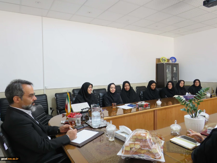 برگزاری جلسه شورای آموزشی با حضور معاونت آموزشی پژوهشی استان در آموزشکده ملی مهارت دختران میبد
 5