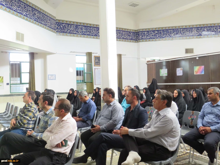 برگزاری آیین «چهارشنبه‌های علوی» ویژه کارکنان به مناسبت عید مباهله در آموزشکده ملی مهارت دختران میبد
 5