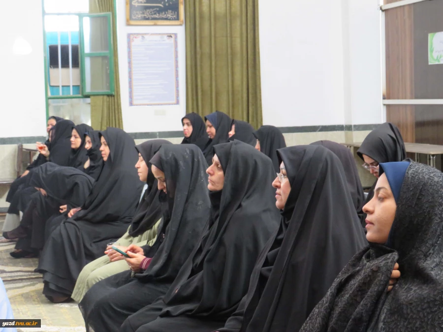 برگزاری آیین «چهارشنبه‌های علوی» ویژه کارکنان به مناسبت عید مباهله در آموزشکده ملی مهارت دختران میبد
 6