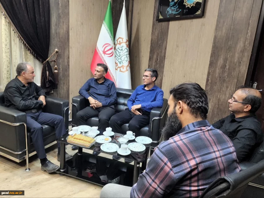 دیدار رئیس دانشکده ملی مهارت شریف  با شهردار ابرکوه؛ تأکید بر گسترش همکاری‌های آموزشی و شهری 2