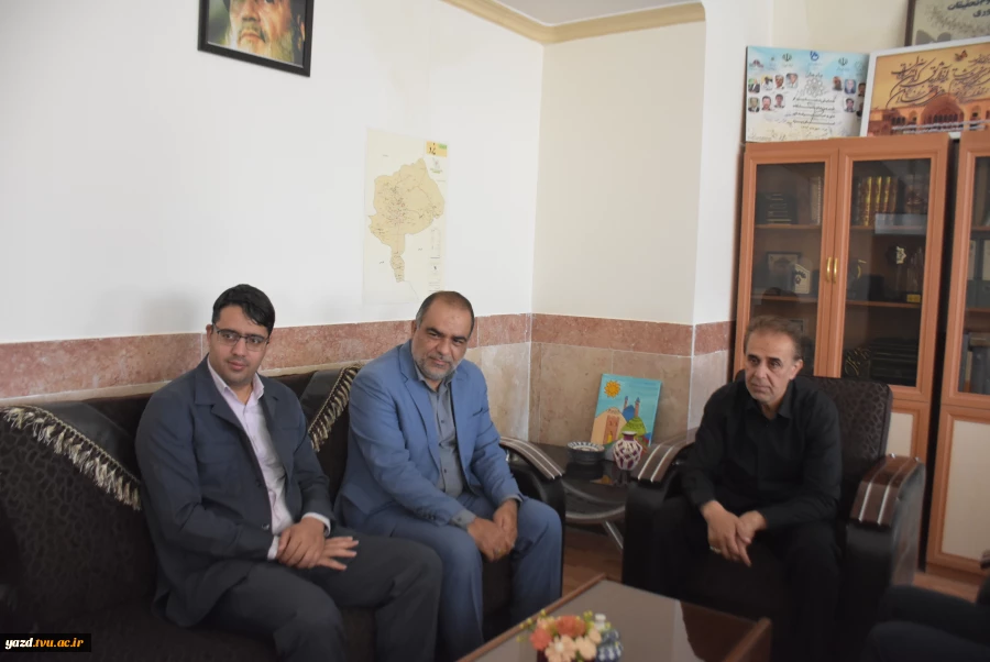 برگزاری نشست مشترک رؤسای دانشگاه ملی مهارت و دانشگاه فرهنگیان استان یزد جهت گرامیداشت یاد و خاطره رهبر شهید انقلاب اسلامی 3
