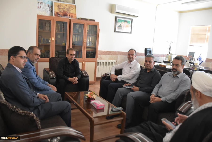 برگزاری نشست مشترک رؤسای دانشگاه ملی مهارت و دانشگاه فرهنگیان استان یزد جهت گرامیداشت یاد و خاطره رهبر شهید انقلاب اسلامی 4
