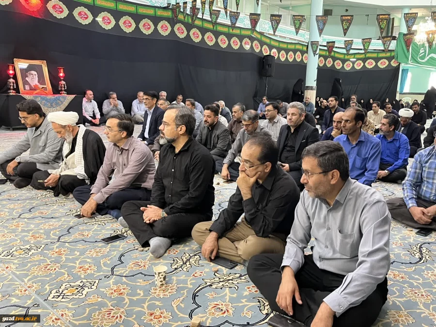 برگزاری مراسم گرامیداشت یاد و خاطره رهبر شهید انقلاب اسلامی در دانشگاه ملی مهارت استان یزد 8