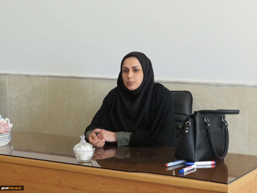 برگزاری جلسه مصاحبه علمی و تخصصی مدرسان رشته گرافیک در آموزشکده ملی مهارت دختران میبد
 10