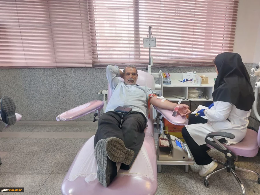 حضور پرشور کارکنان دانشگاه ملی مهارت استان یزد در پویش اهدای خون 5