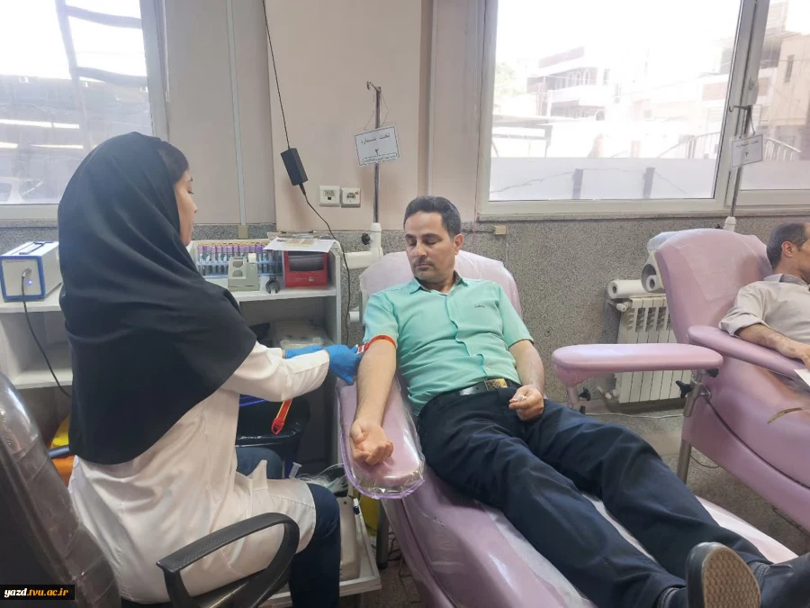 حضور پرشور کارکنان دانشگاه ملی مهارت استان یزد در پویش اهدای خون 6