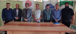 برپایی میز خدمت دانشکده ملی مهارت شریف در آیین سیاسی عبادی نماز جمعه ابرکوه