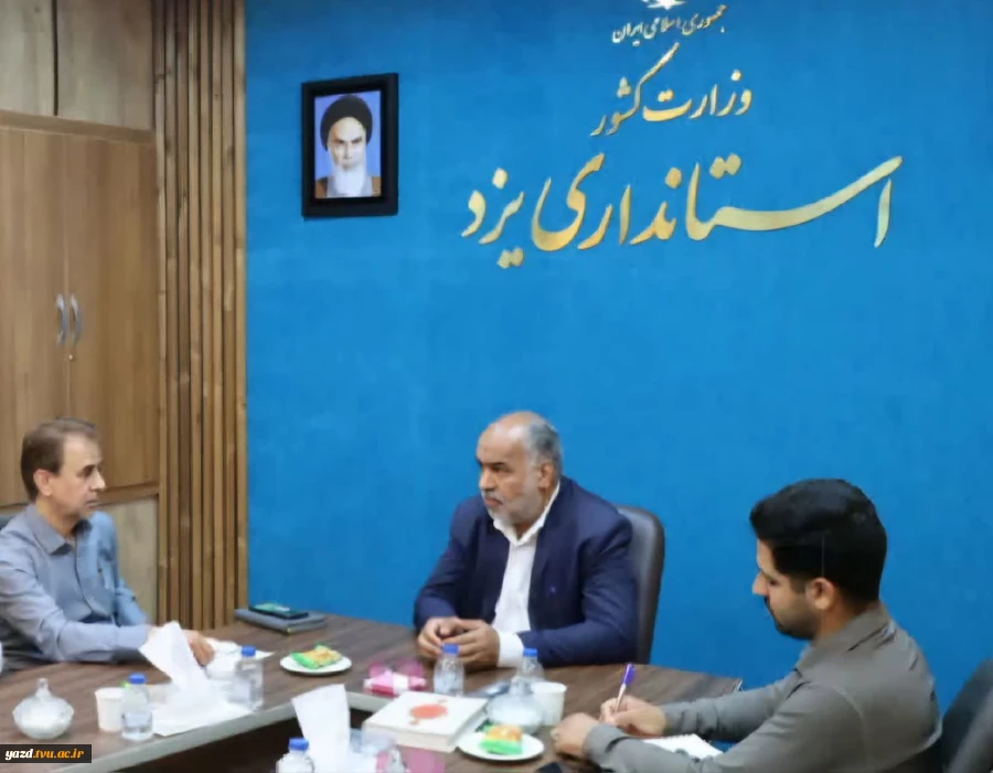 دیدار رییس دانشگاه ملی مهارت استان یزد با نماینده مجلس در ابرکوه 3